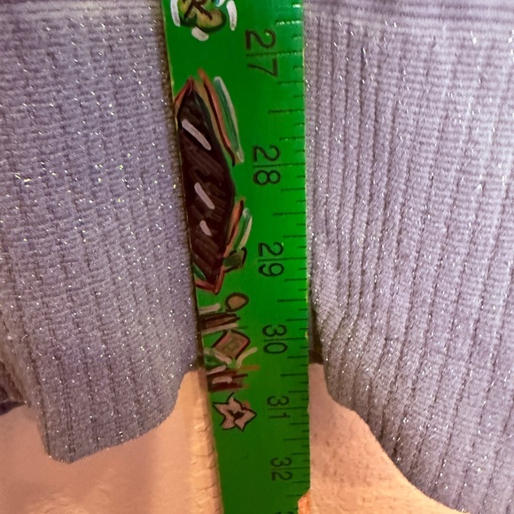 Athleta Women’s Long Sleeve Gray and Silver Scoop neck Top sz L - Picture 10 of 10